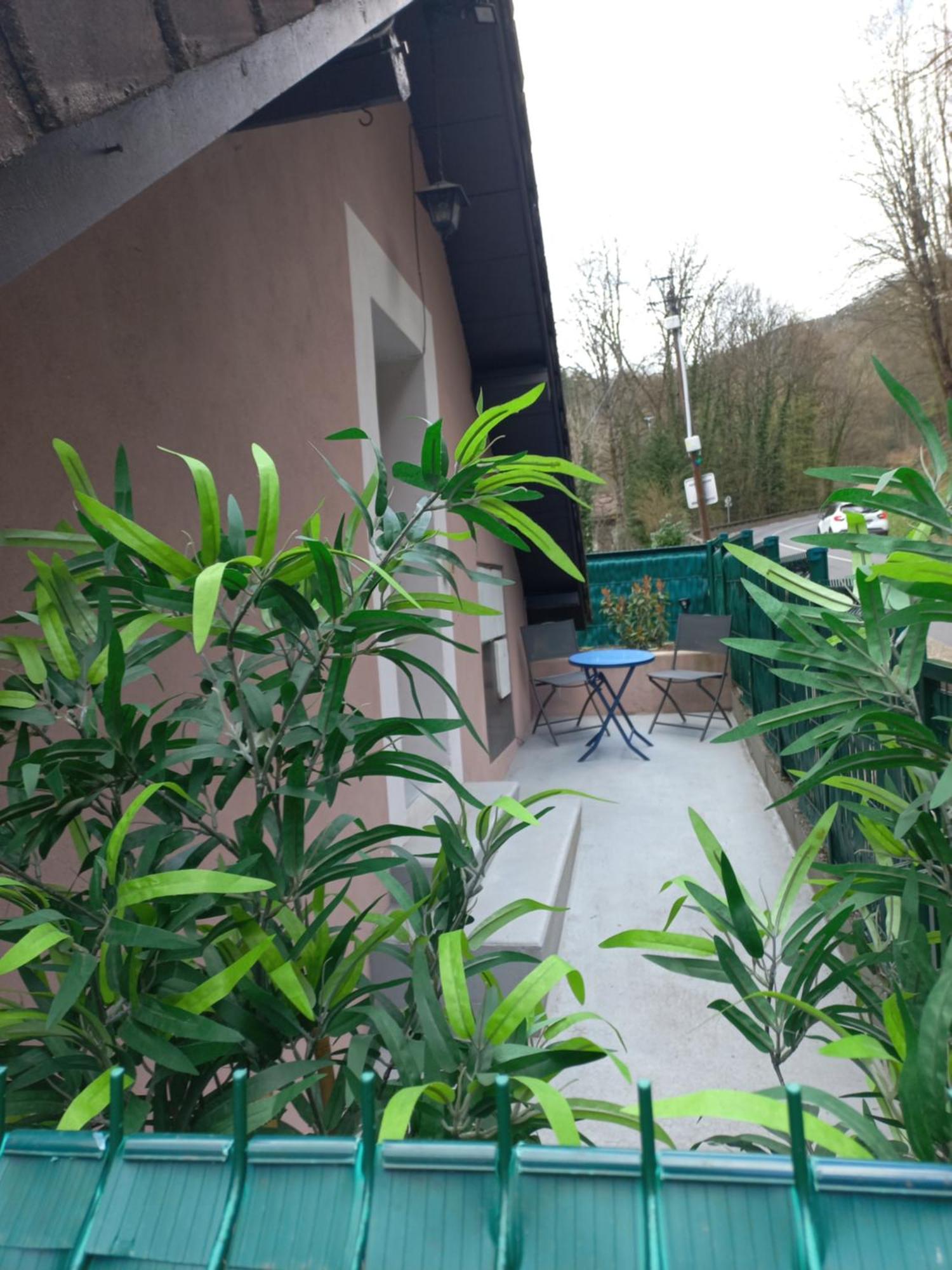 Residence Du Parc Saint-Martin-dʼUriage Extérieur photo